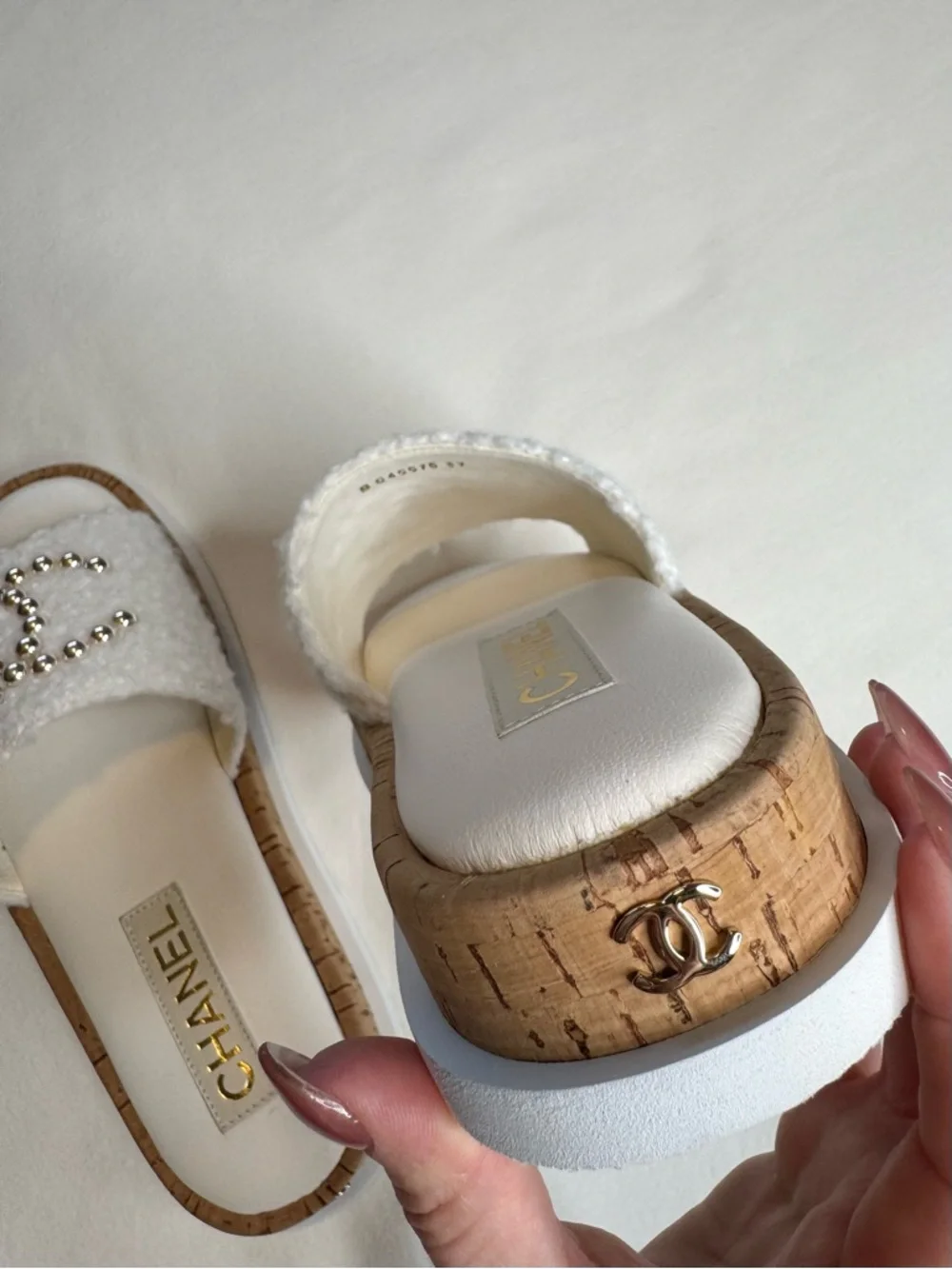 Chanel White Fabric Pearl Cork CC Slip On Slides Shearling Sandals Authentic 37